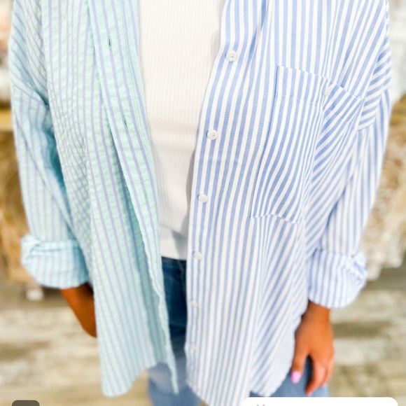 Two tone button down - Picture 2 of 2